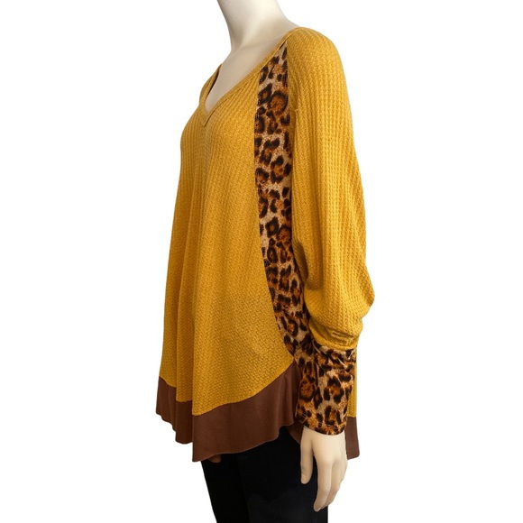 Umgee Tops - SALE❤️ UMGEE Mustard Yellow Long Dolman Sleeve Top L NWT